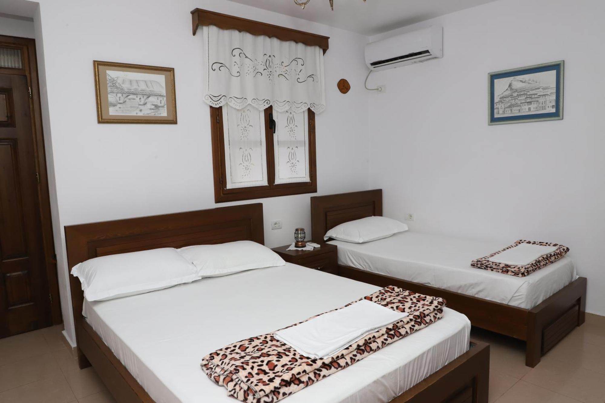 Apartment Altin In Old Town Berat Dış mekan fotoğraf