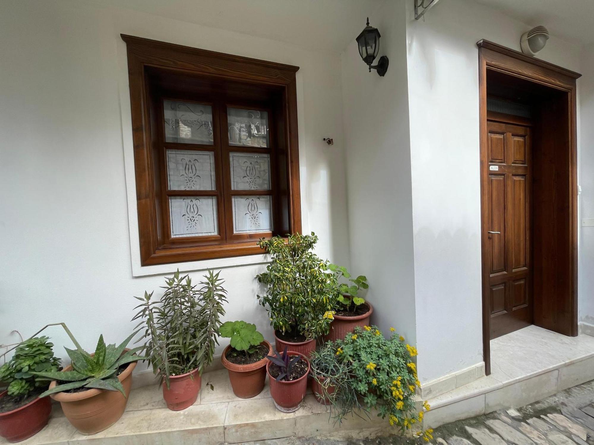 Apartment Altin In Old Town Berat Dış mekan fotoğraf