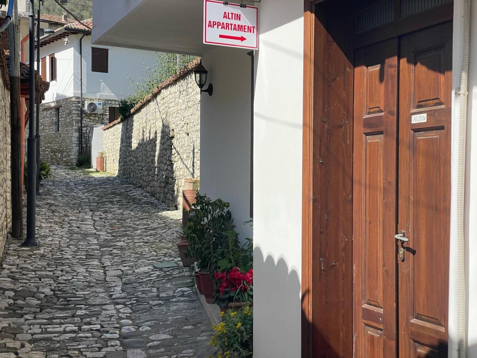 Apartment Altin In Old Town Berat Dış mekan fotoğraf